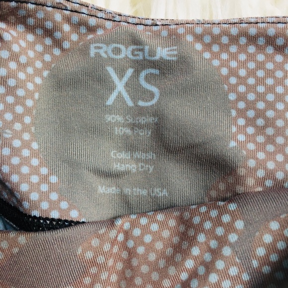 Rogue Fitness Leggings Green Camo Dot Print Athletic Leggings Size XS - Picture 5 of 5